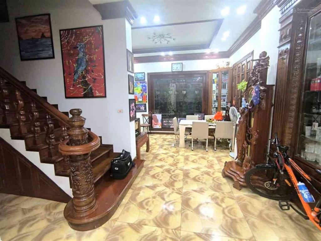 Bán biệt thự song lập việt hưng, 178m2, view vườn hoa lưu khánh đàm.