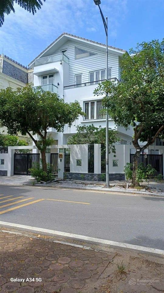 Bán biệt thự đơn lập việt hưng, lô góc, 242m2, giá 86 tỷ. nhà đẹp, ở luôn