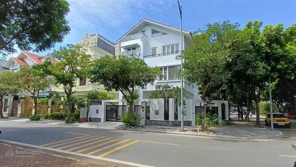 Bán biệt thự đơn lập việt hưng, lô góc, 242m2, giá 86 tỷ. nhà đẹp, ở luôn