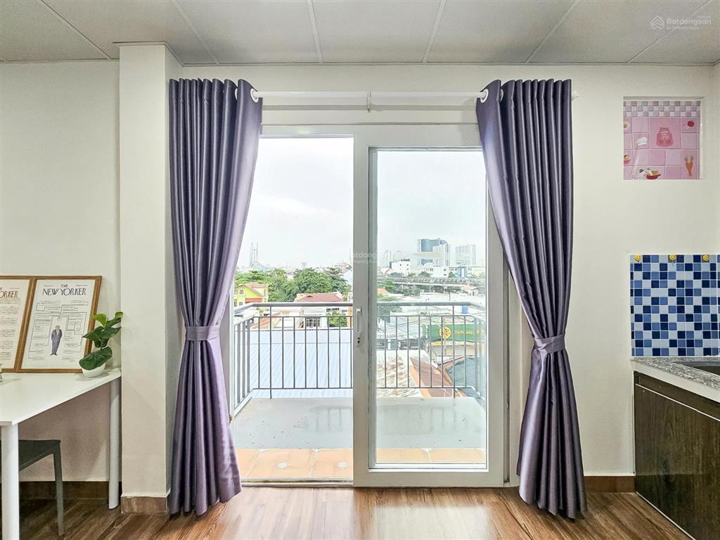 Căn hộ full nội thất ở số 6 nguyễn thị thập, có hầm xe, thang máy