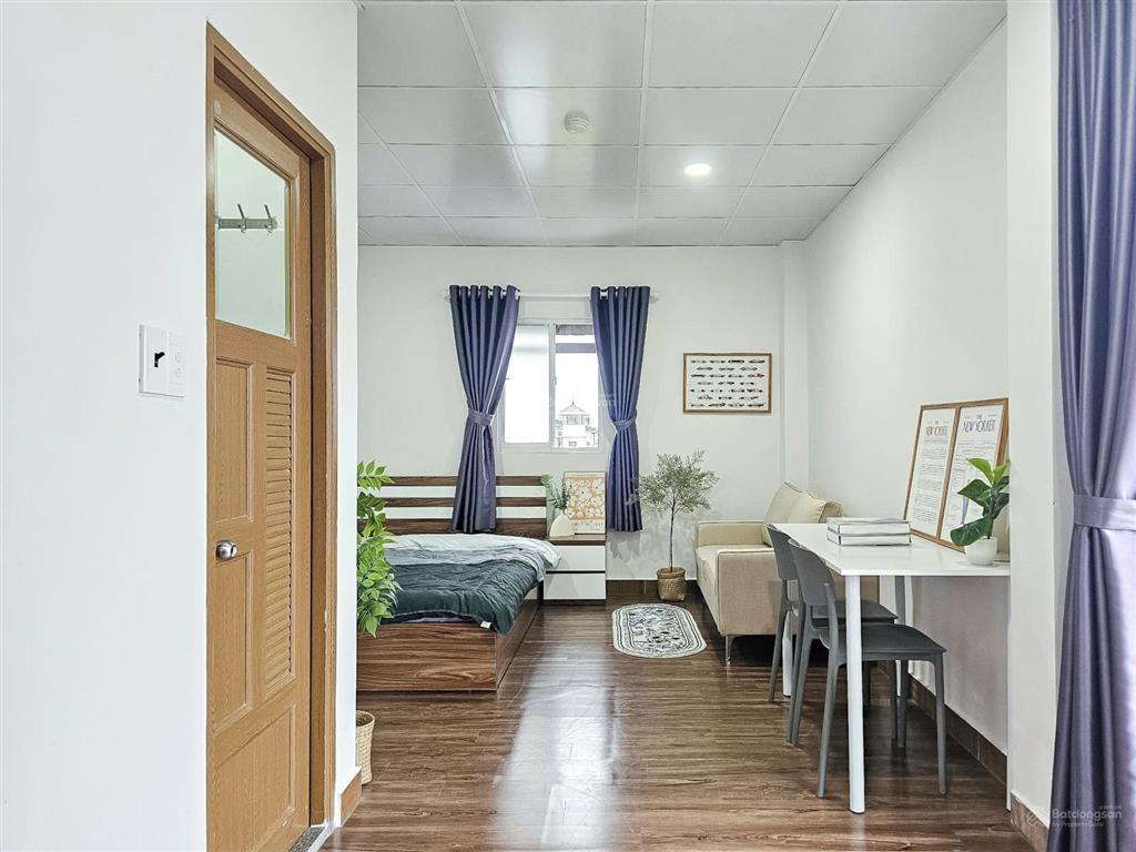 Căn hộ full nội thất ở số 6 nguyễn thị thập, có hầm xe, thang máy