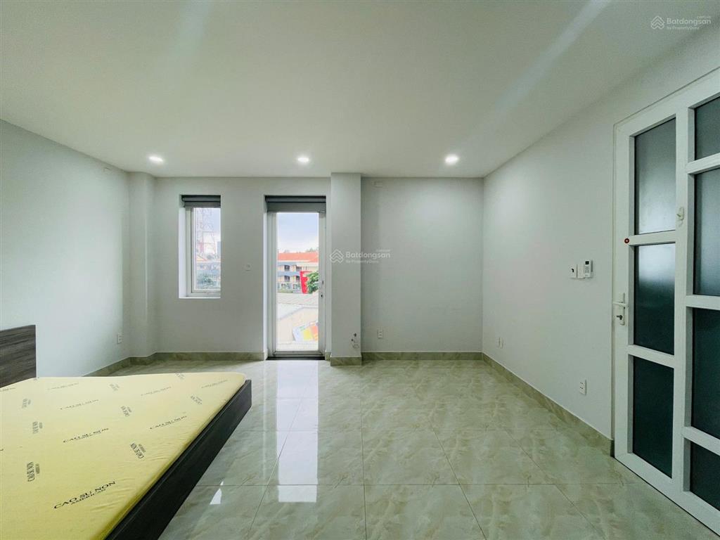 Studio tách bếp 36m2 full nội thất, nhà mới ở 91 hòa hưng