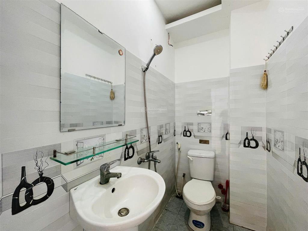 Cho thuê phòng ban công ở 34/4b nguyễn thị thập, có thang máy
