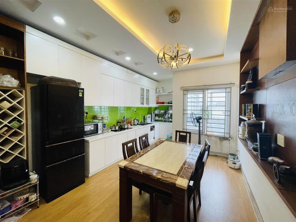 Cho thuê phòng ban công ở 34/4b nguyễn thị thập, có thang máy