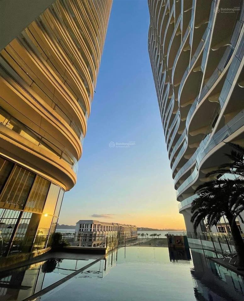 Bán căn chung cư "citadines hạ long" view biển, tại trung tâm bãi cháy sổ đỏ, tặng full nội thất 5*