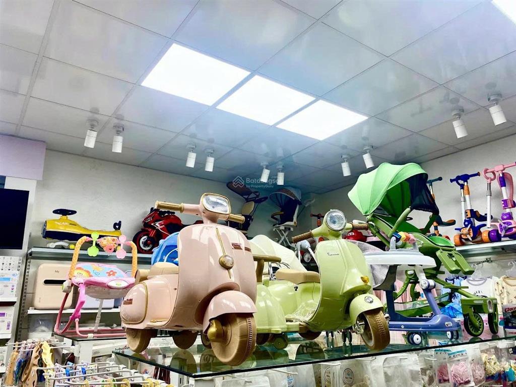 Bán nhà 2 tầng mặt đường ql18, trung tâm phường hà tu  tp quảng ninh. giá bán 9 tỷ