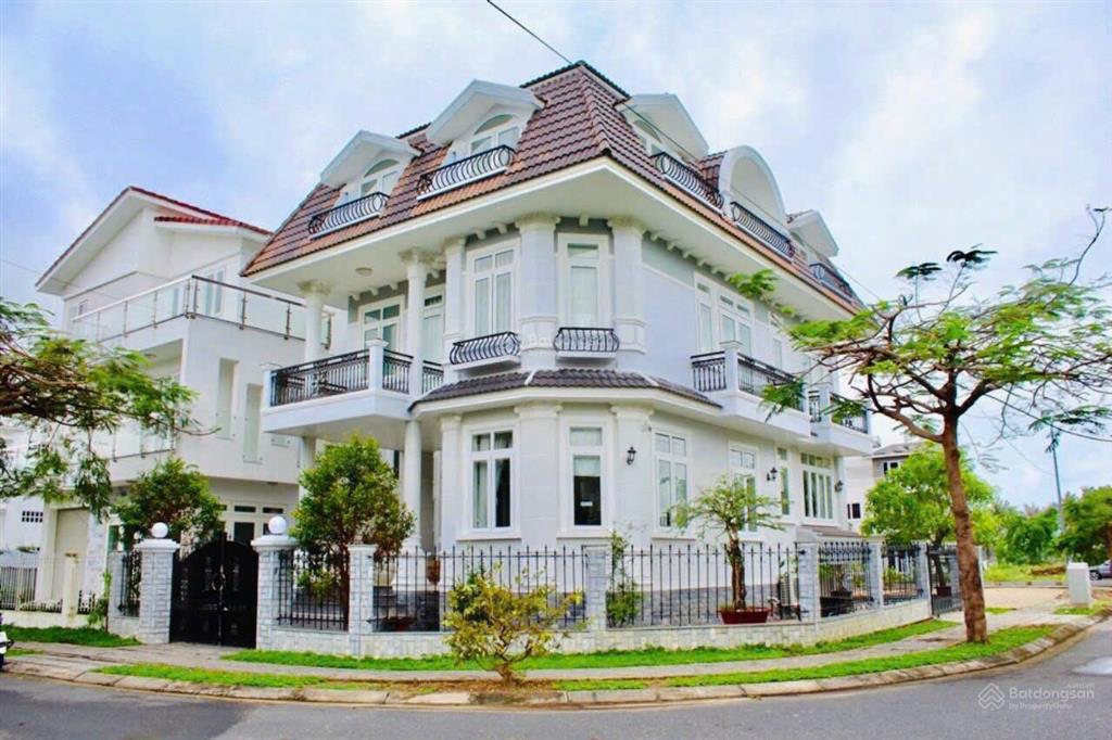Cần cho thuê biệt thự 4 phòng ngủ tại khu đô thị biển an viên.
