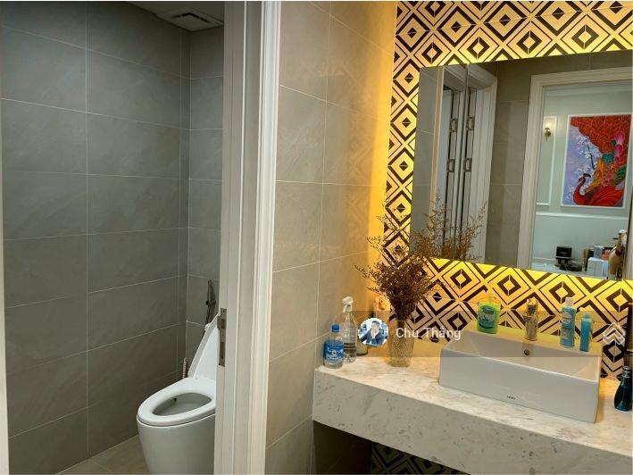 Phạm văn hai, 5.2x21 hdt 60tr 106m2 nhà 5 tầng có thang máy hiện đai cao cấp