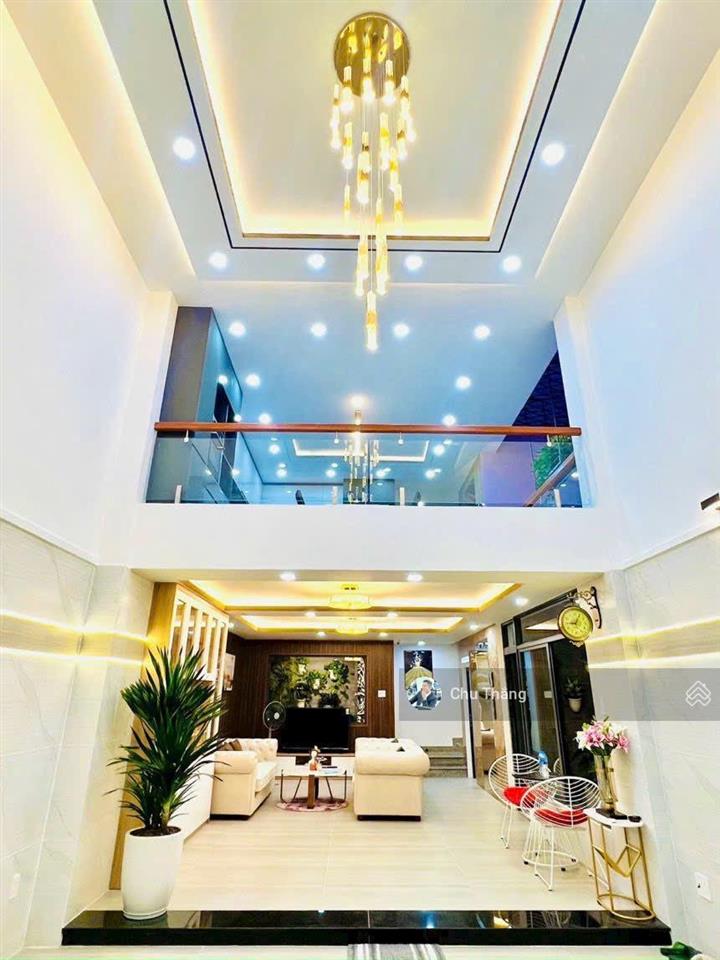 Hiếm! nhà ngay chợ bến thành 5 lầu có thang máy 4x11 hdt 60tr sát metro kế bùi viện