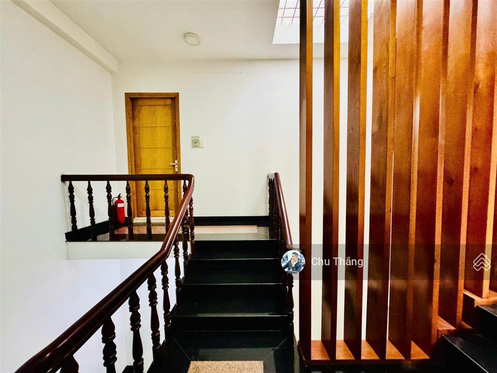 Hạ sốc 4 tỷ chỉ còn 26 tỷ  mặt tiền nội bộ dương quảng hàm 214m², xây hầm 6 tầng,