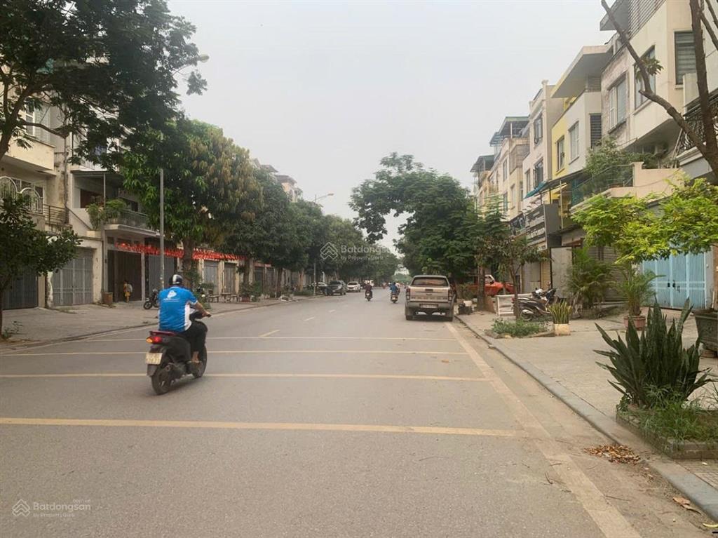Liền kề văn phú thang máy nhỉnh 23 tỷ