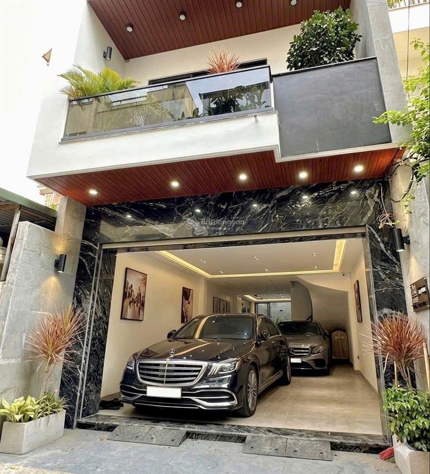 Bán nhà ngô gia tự, việt hưng, 23,8 tỷ, 110m2, 6 tầng, 5pn, 4wc, bao đẹp