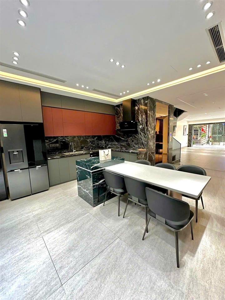 Bán nhà ngô gia tự, việt hưng, 23,8 tỷ, 110m2, 6 tầng, 5pn, 4wc, bao đẹp