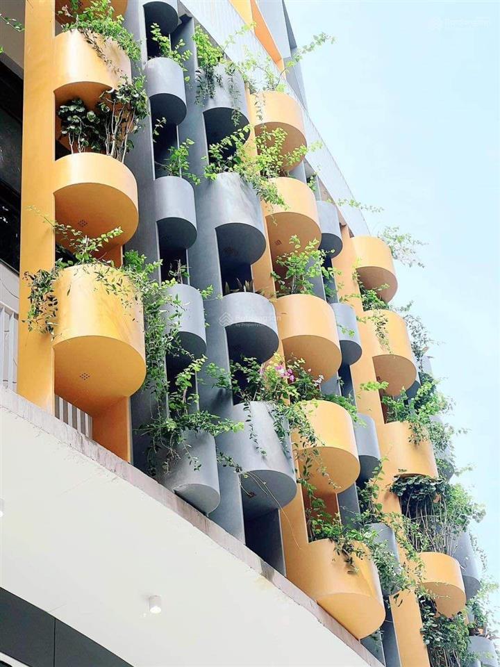 Bán tòa nhà đang cho thuê 500tr/1 tháng, 700m², 9 tầng, pháp lý đầy đủ
