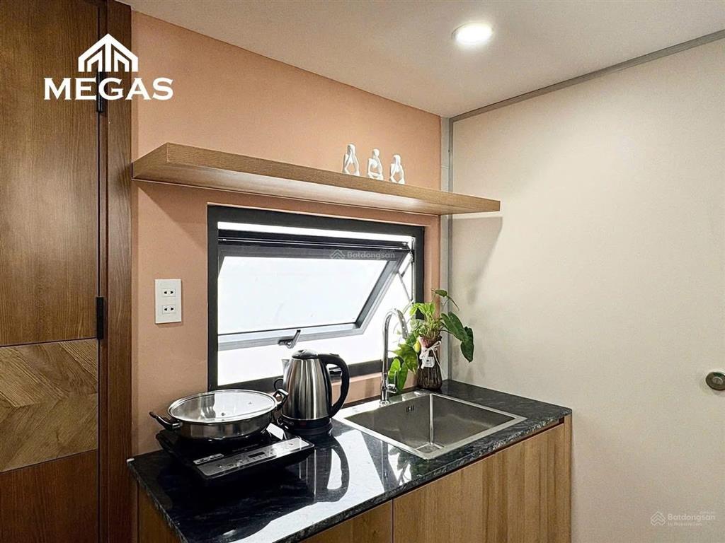 Gác cao mới diện tích lớn ban công riêng gần ngã tư thủ đức vin home quận 9 khu cnc. fpt software