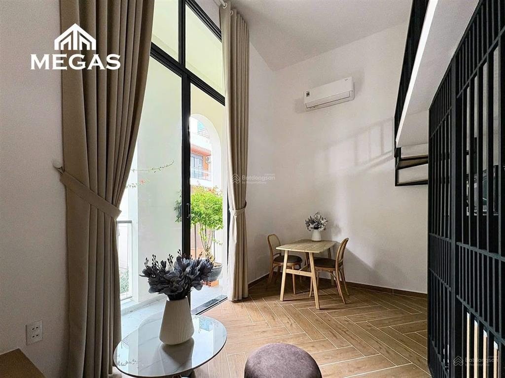 Gác cao mới diện tích lớn ban công riêng gần ngã tư thủ đức vin home quận 9 khu cnc. fpt software