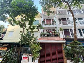 Tin chuẩn! bán nhà kđt văn quán. dt 70m, 4t, vỉa hè, ô tô đỗ cửa, nhà xây chắc chắn, giá 18 tỷ.