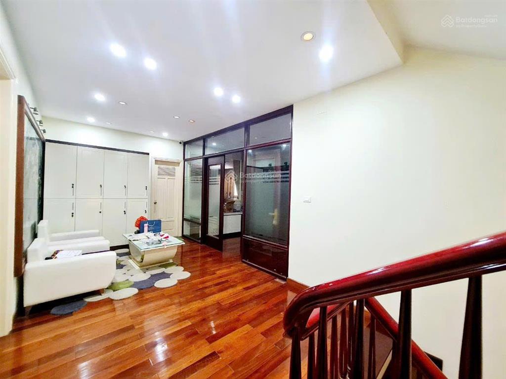 Bán nhà kđt vạn phúc, hà đông. 60m, 5 tầng, nhà đẹp, ô tô tránh, vỉa hè, kinh doanh, giá 15,5 tỷ.