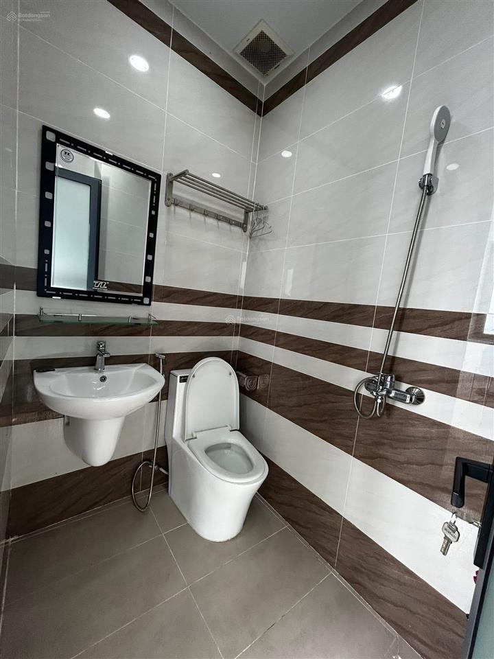 Căn hộ ban công 800m tới go trường chinh, 8p tới aeon mall k300 etown tân bình  tân phú thang máy