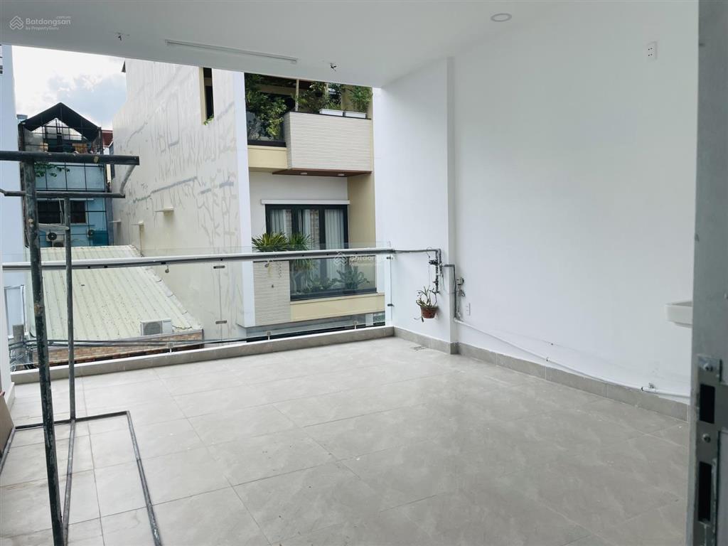 Penthouse căn hộ 1 phòng ngủ 80m2 đường nguyễn thái bình phường 12 tân bình k300 etown sân bay tsn