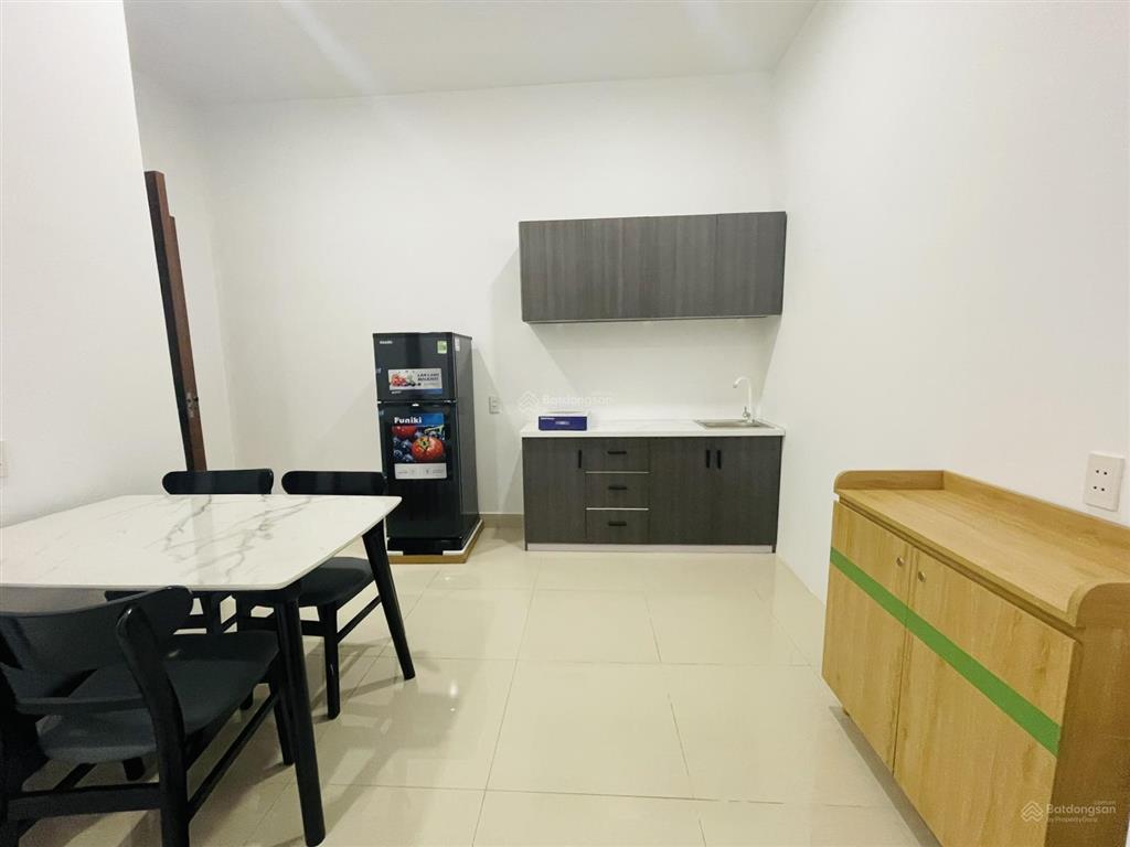 Penthouse căn hộ 1 phòng ngủ 80m2 đường nguyễn thái bình phường 12 tân bình k300 etown sân bay tsn