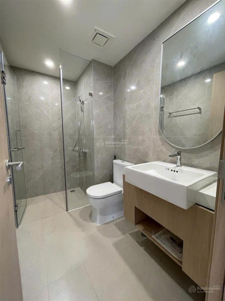 Cho thuê căn góc view đẹp 2pn 2wc lumiere boulevard, free phí, free tiện ích gần như rất hiếm