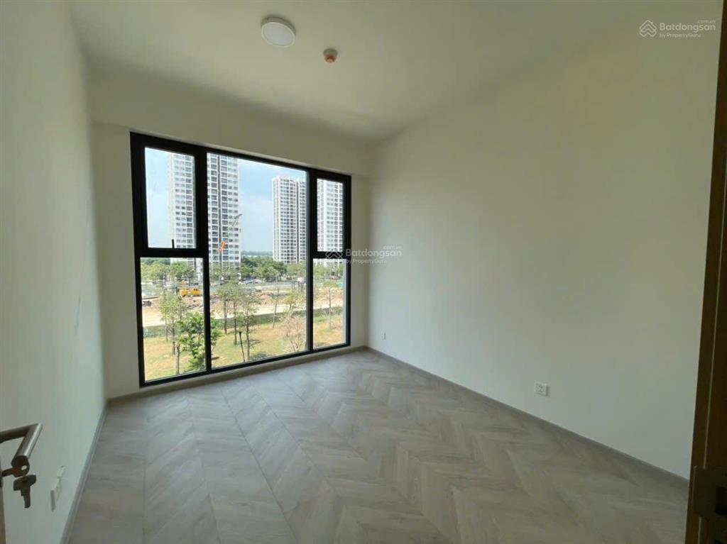Cho thuê căn góc view đẹp 2pn 2wc lumiere boulevard, free phí, free tiện ích gần như rất hiếm