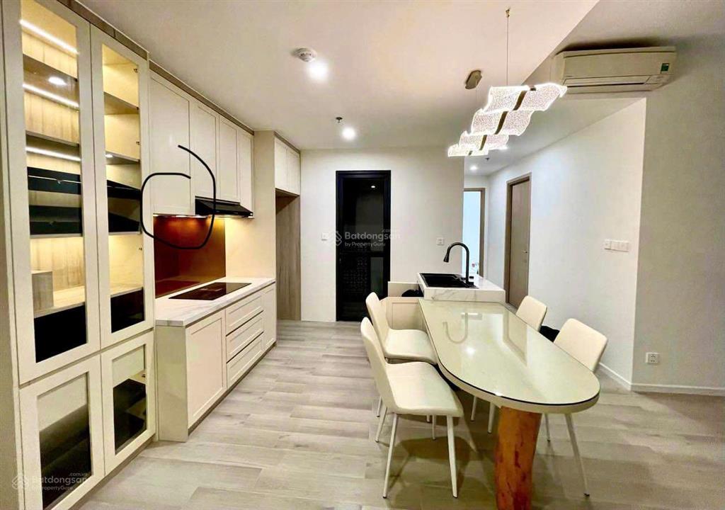 Cho thuê căn góc view đẹp 2pn 2wc lumiere boulevard, free phí, free tiện ích gần như rất hiếm