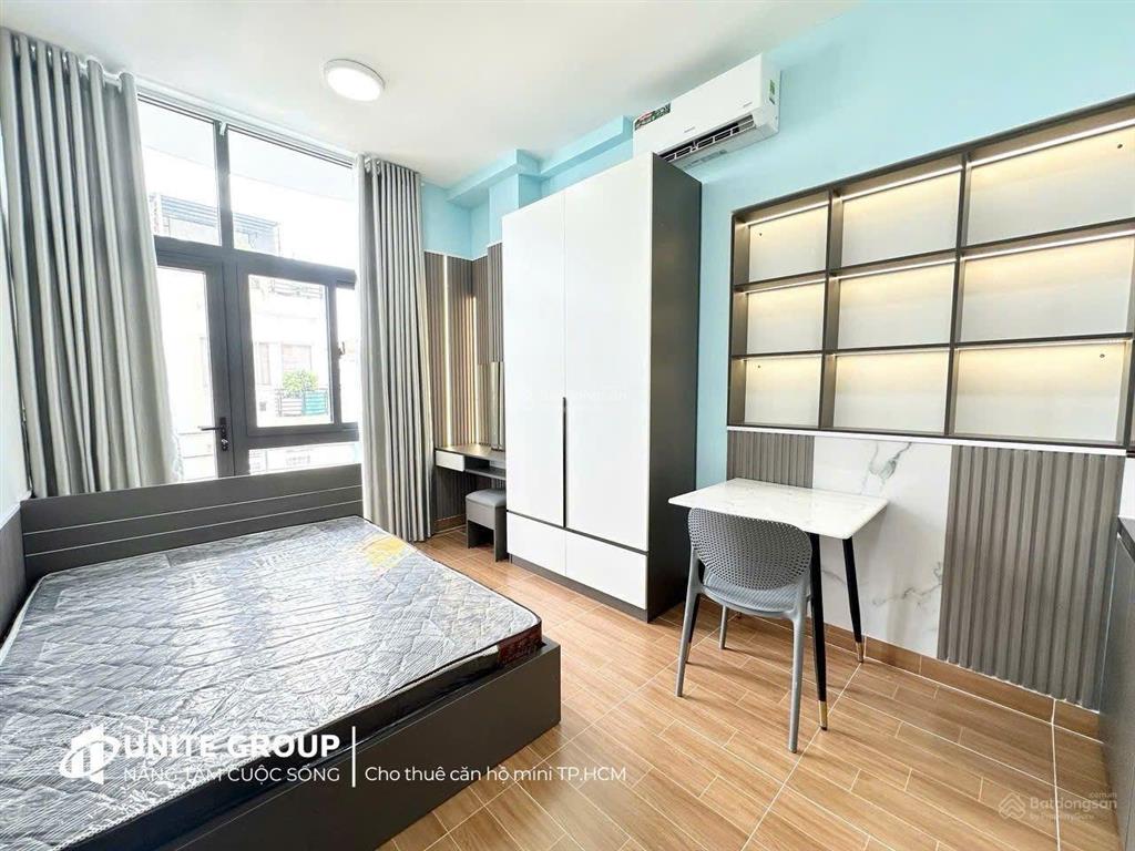 Trống phòng ban công  full nội thất  thoáng mát  30m2  gần phan xích long