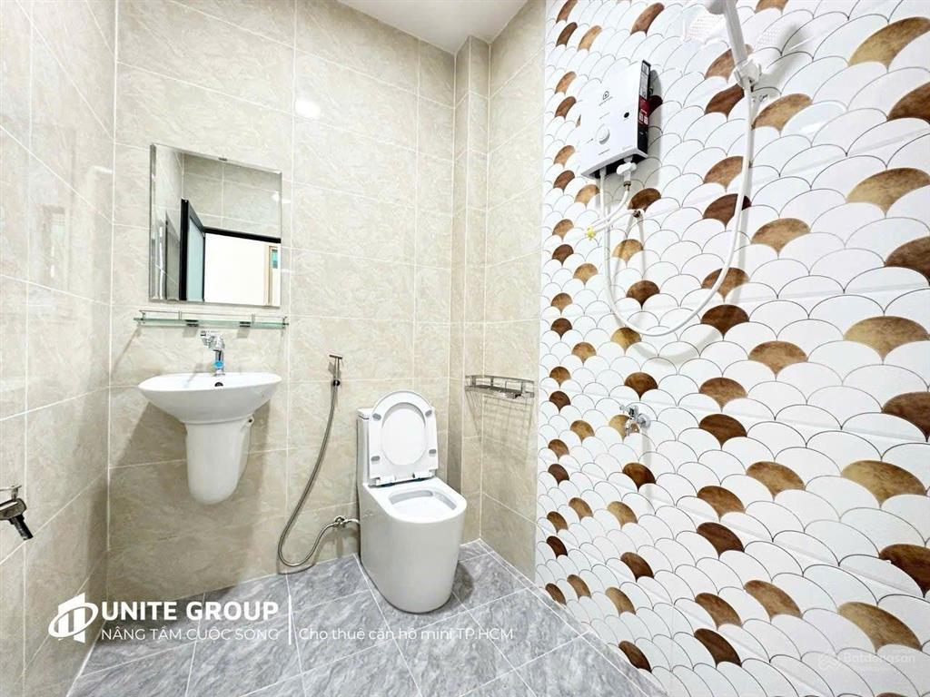 Trống phòng ban công  full nội thất  thoáng mát  30m2  gần phan xích long