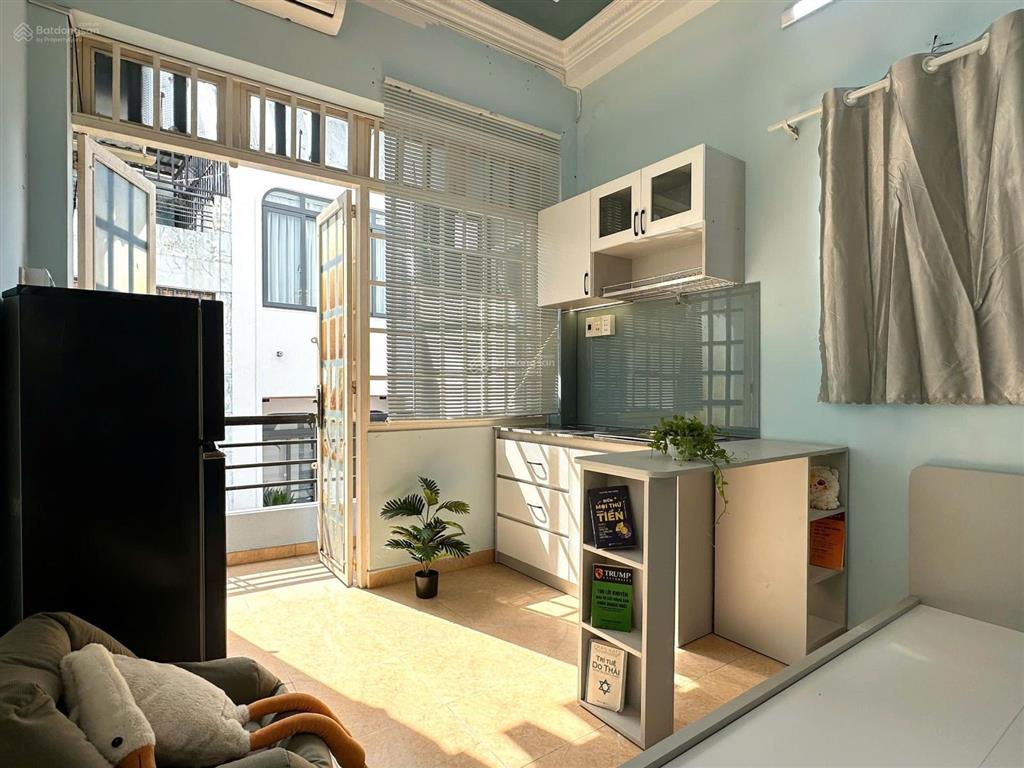 Trống phòng ban công giá rẻ  full nội thất  ban công thoáng  quận phú nhuận