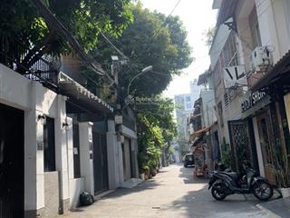 Giá đầu tư! nhà 3 tầng hẻm 8m lê văn sỹ q3. dt 4.5*20m. gía 18 tỷ tl. (hàng kín)