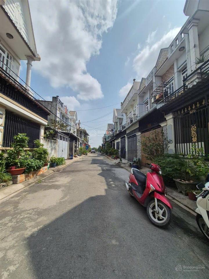 Bán nhà sổ đỏ, 83,75m2, 3 ngủ, 3wc gần chợ hóc môn, 4,8 tỷ