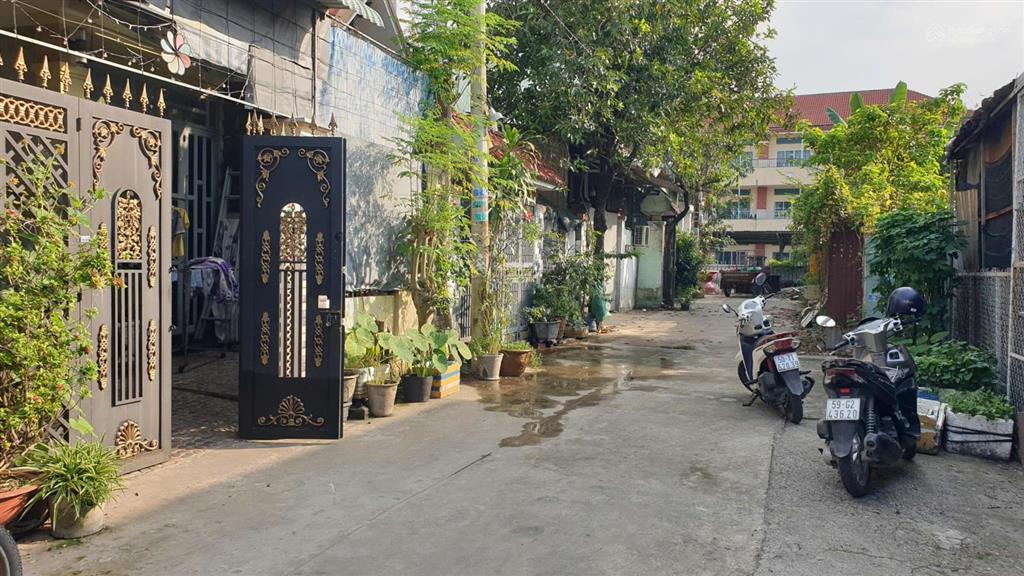 Bán gấp nhà 91m2, 4,79 tỷ có gara oto, sổ đỏ, xuân thới đông, hóc môn