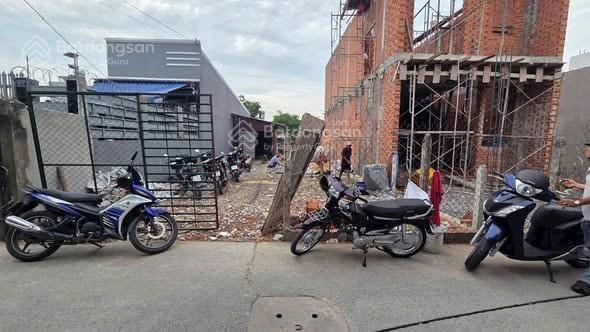 Bán đất đường lớn 130m2, sổ đỏ, 130m2, 4,2 tỷ thương lượng tân hiệp, hóc môn
