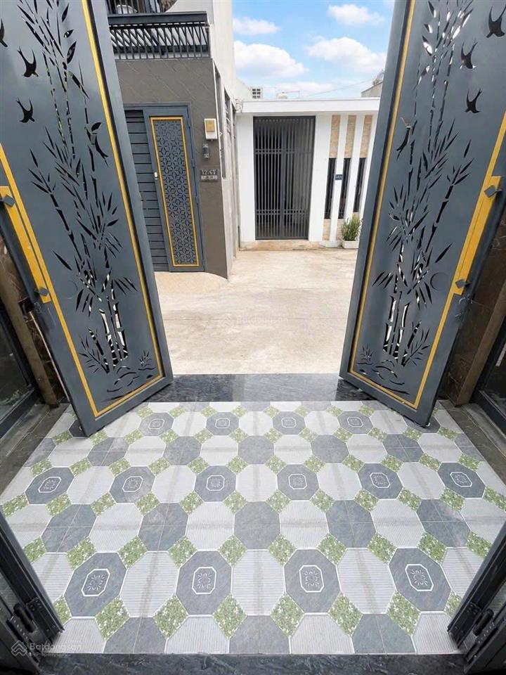 Bán nhà 56m2, 3,65 tỷ thương lượng, hẻm xe hơi bà điểm hóc môn