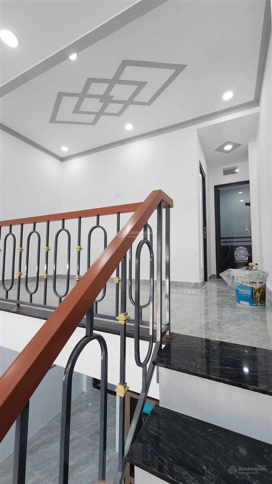 Bán nhà 56m2, 3,65 tỷ thương lượng, hẻm xe hơi bà điểm hóc môn