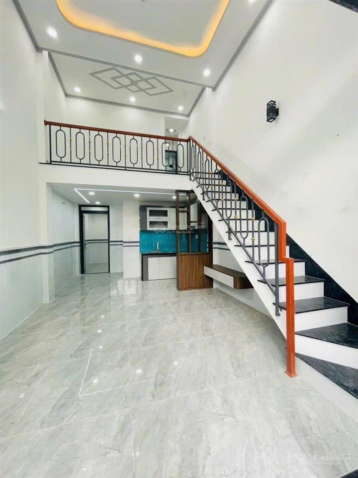 Bán nhà 56m2, 3,65 tỷ thương lượng, hẻm xe hơi bà điểm hóc môn