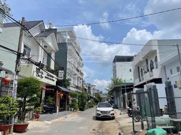 Bán nhà sổ đỏ, 82.5m2, 5 tỷ có thương lượng chợ bà điểm, hóc môn