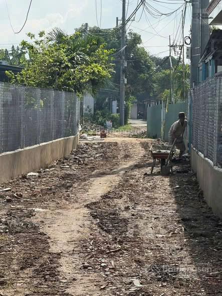 Bán đất góc 2 mặt tiền 92m2, 3,3 tỷ có thương lượng bà điểm hóc môn