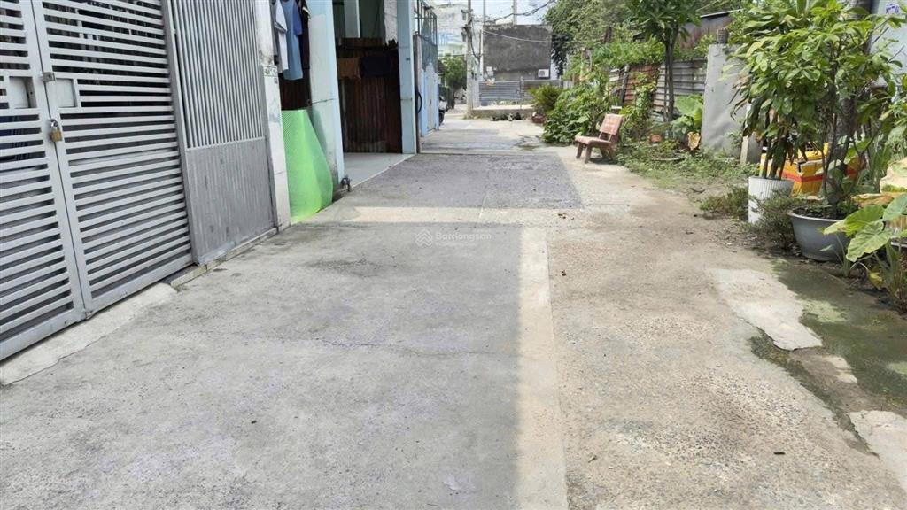 Bán đất xã tân xuân hóc môn 4x18m 2tỷ8 shr hẻm 4m