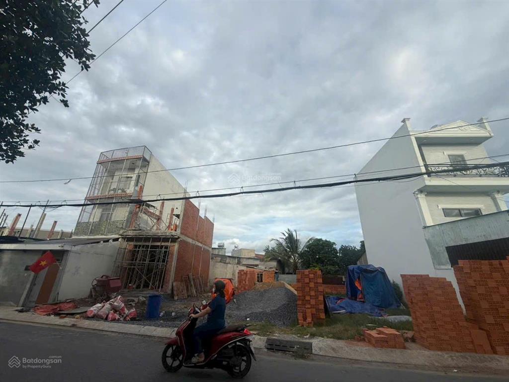 Bán lô đất thị trấn hóc môn, 72m2 nở hậu, sổ đỏ sẵn