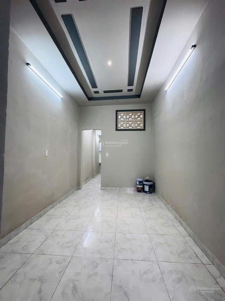 Căn nhà sổ hồng riêng gần chợ cây me giá 1 tỷ 990 bớt lộc bà điểm 11 tp hcm