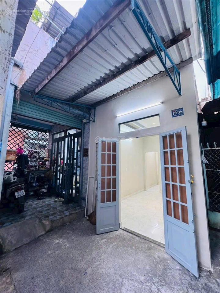 Căn nhà sổ hồng riêng gần chợ cây me giá 1 tỷ 990 bớt lộc bà điểm 11 tp hcm