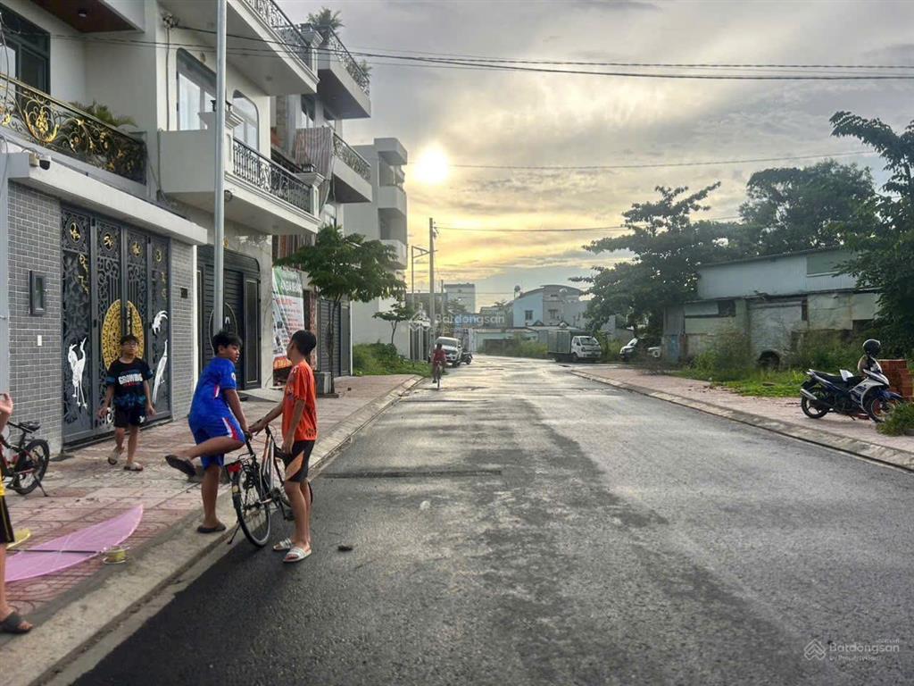 Bán đất khu dân cư bùi thị lùng, đông thạnh, hóc môn giảm sốc 4 tỷ 1 còn 3 tỷ 7 bán gấp shr