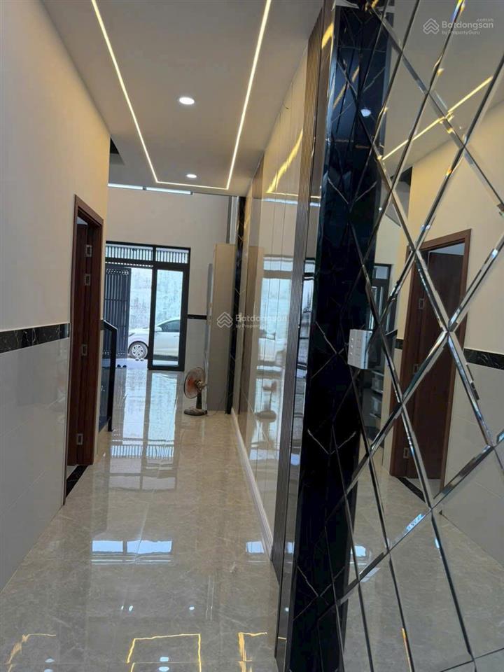 Bán nhà sổ đỏ sang tên luôn, 80m2, 4,39 tỷ đông thạnh hóc môn
