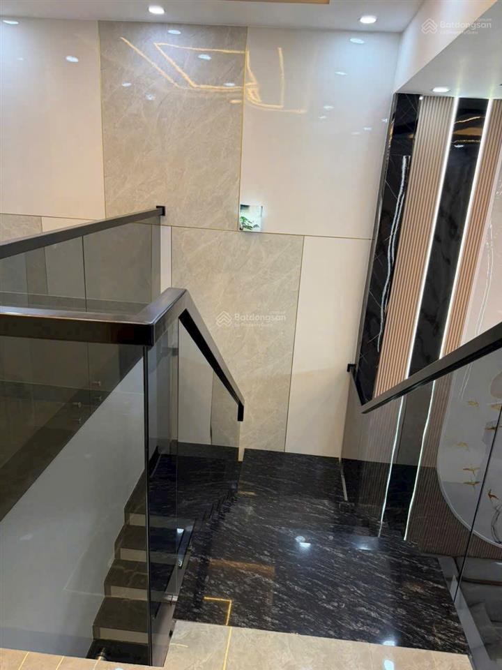 Bán nhà sổ đỏ sang tên luôn, 80m2, 4,39 tỷ đông thạnh hóc môn