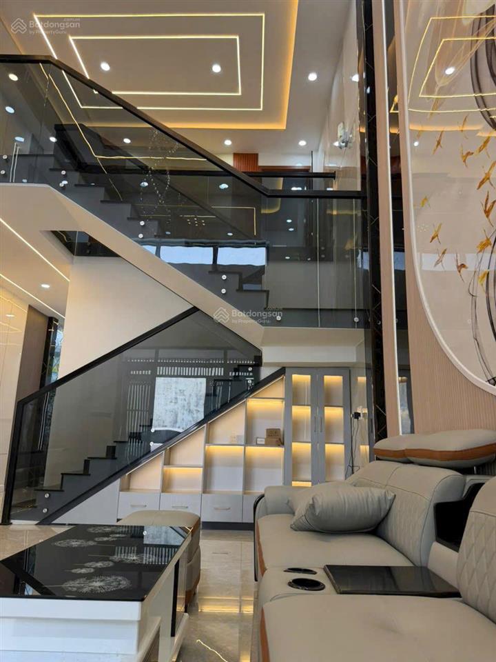 Bán nhà sổ đỏ sang tên luôn, 80m2, 4,39 tỷ đông thạnh hóc môn