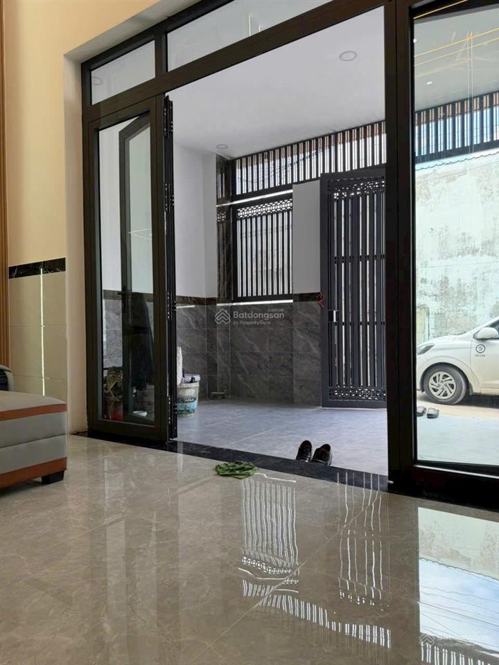Bán nhà sổ đỏ sang tên luôn, 80m2, 4,39 tỷ đông thạnh hóc môn