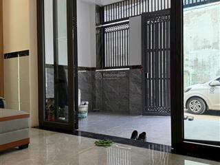 Bán nhà sổ đỏ sang tên luôn, 80m2, 4,39 tỷ đông thạnh hóc môn